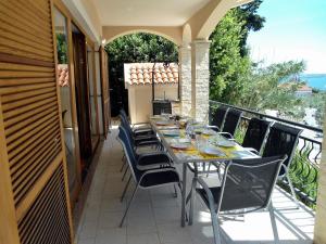 Holiday House Klarin with Sea View