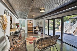 Pet-Friendly Oasis with Deck and Fire Pit in Bokeelia!