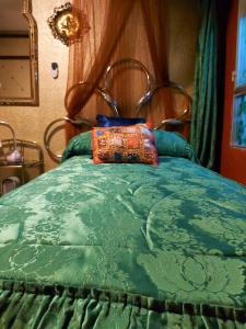 Alicante Room and gayfriendly