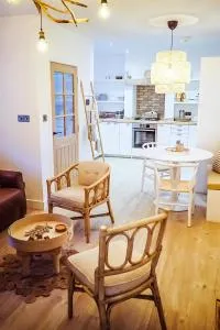 At The River - 邓迪