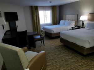 Queen Suite with Two Queen Beds room in Candlewood Suites Independence an IHG Hotel