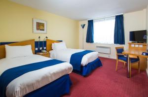 Twin Room room in Holiday Inn Express Bradford City Centre an IHG Hotel