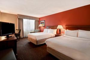 Double Room with Two Double Beds - Non-Smoking room in Holiday Inn Cincinnati-Riverfront an IHG Hotel