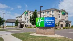Holiday Inn Express Hotel & Suites Rogers by IHG - Ramsey