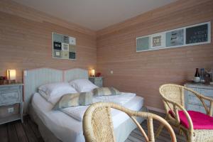 B&B / Chambres d'hotes Villa Tremail - La plage au pied de votre chambre : photos des chambres