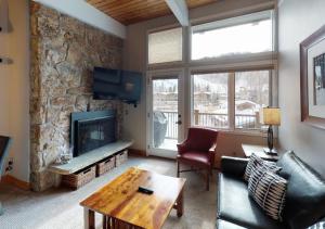 Standard One-Bedroom Apartment room in Manor Vail Lodge