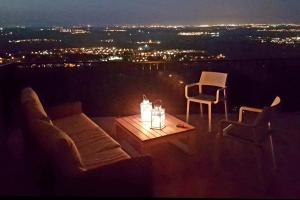 Villa Josephine: Vue magnifique sur mer et montagnes