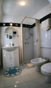 Quadruple Room with Private Bathroom