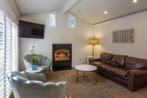 Suite with Garden View room in Saratoga Oaks Lodge