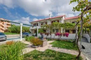 Apartments Helena - Lopar