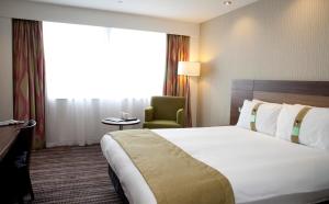 Queen Room room in Holiday Inn London - Wembley an IHG Hotel