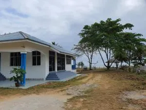 ALA Beach Lodge - Ketapang Homestay - Kampong Kemayan
