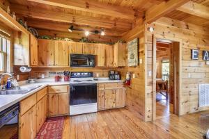 Mountain Serenity Cabin