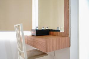 Stylish and Posh Studio Baileys Apartment By Travelio