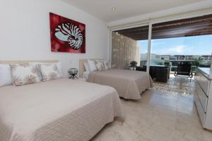 Elements Penthouse 6 condo