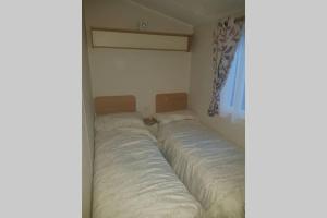 Deluxe 3 bedroomed caravan on Marton Mere with CH DG and decking