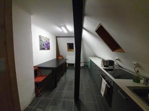 Monteur wohnung in Neumünster 2 Zimmer Dachgeschoss
