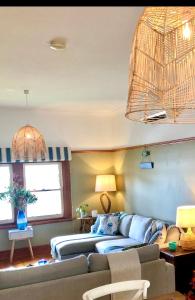 Sinnamons By The Sea