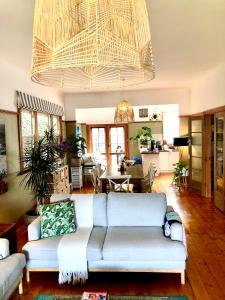 Sinnamons By The Sea