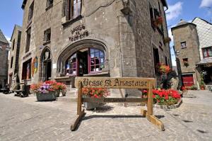 Maisons de vacances Grande maison dans la cite medievale de Besse : photos des chambres