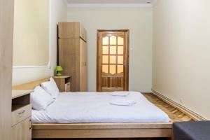 Akademika Hnatyuka Apartment