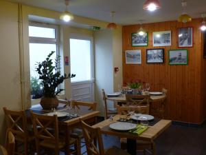 Hotels Hotel Le Progres Dorlotel : photos des chambres