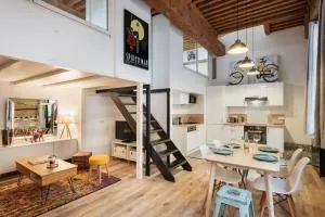 DIFY Bear & Co - Hotel de Ville - 伊居利