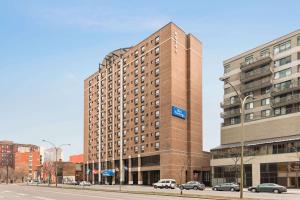 Travelodge by Wyndham Montreal Centre