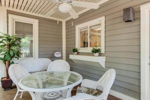 Two Bedroom Apartment  room in Huntington 7629