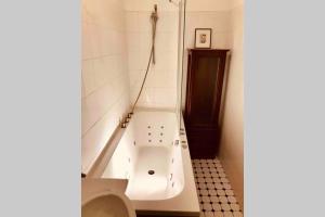 Best location, beautiful and quiet Old Town apt.