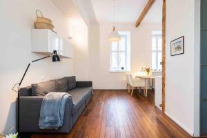 Best location, beautiful and quiet Old Town apt.