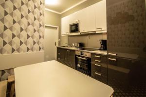 Old Town Rybna Apt by Ruterra