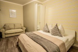 Old Town Rybna Apt by Ruterra