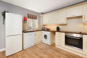 Hopton Cottage - Darwin Lake Holiday Village