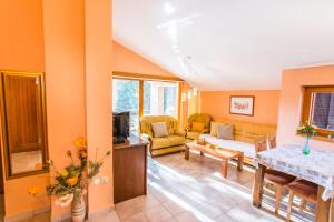 Two-Bedroom Apartment room in Apartment Maestral