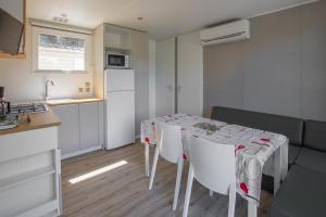 Campings Camping Taxo Les Pins - Maeva : photos des chambres
