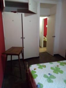 Depto. 3 AMBIENTES con balcón a la calle 2 cuadras de la playa