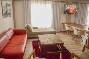 Stain Loft & Suites