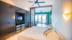 Las Brisas 402 condo