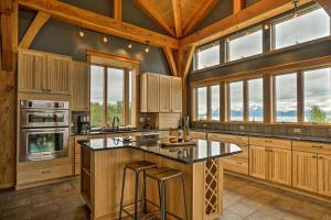 Home with Kachemak Bay View - 5 Miles to Downtown!