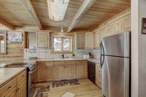 Alpine Ski Lodge: Amazing View and Private Hot Tub