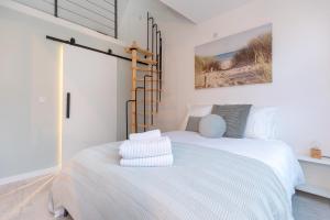 New Scheveningen Beach Central The Hague Family 180D Modern top floor Apartment