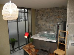 B&B / Chambres d'hotes Appartement spa privatif Grenoble At Home Spa : photos des chambres