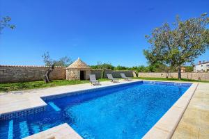 Istrian villa Orbanići with private pool for up to 12 persons