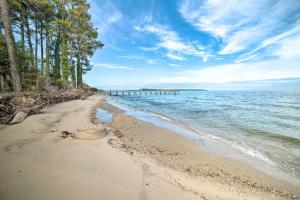 Waterfront Scotland Beach Retreat w Private Beach