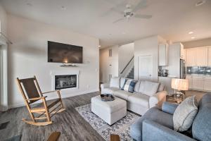 Waterfront Scotland Beach Retreat w Private Beach