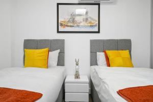 Two-Bedroom Apartment - Limited View room in Collingham Prime Apartments CPA