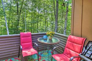 Lincoln Condo with Amenities and Shuttle to Loon!