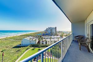 Two-Bedroom Apartment room in Sparkling Gulf-Front Retreat with Pool & Hot Tub condo