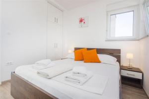Villa top of Murter, two bedroom apartment 2